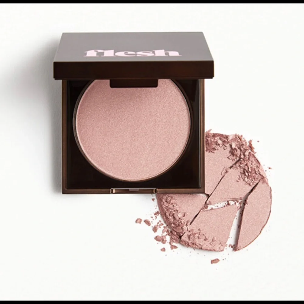 Host Pick! Rose Flesh Highlighting Powder ✨ 🌹 in Certain NWT - Picture 1 of 2